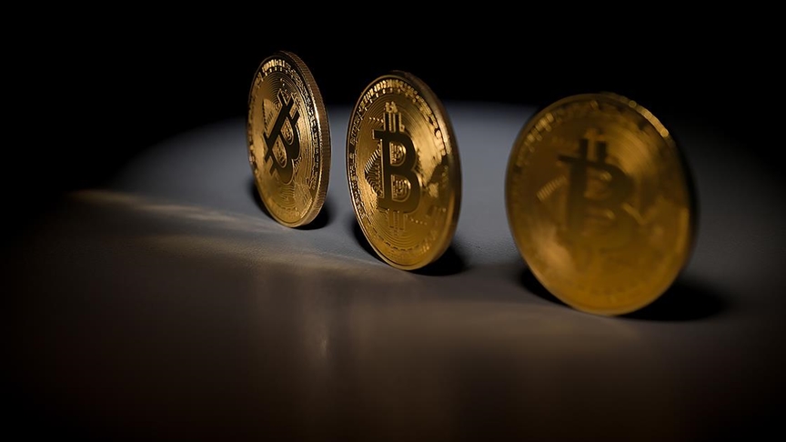 Uzmanlardan borsa ve kripto para yatırımcılara panik yapmayın uyarısı