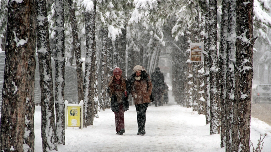 Meteoroloji'den İç Anadolu ve Karadeniz için kuvvetli yağış ve yoğun kar uyarısı