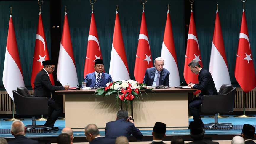 TÜRKİYE İLE ENDONEZYA ARASINDA 3 ANLAŞMA İMZALANDI