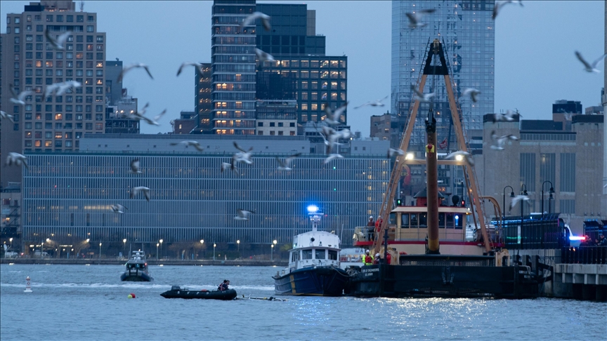 New York'taki Hudson Nehri'ne düşen helikopterde bulunan 6 kişi öldü