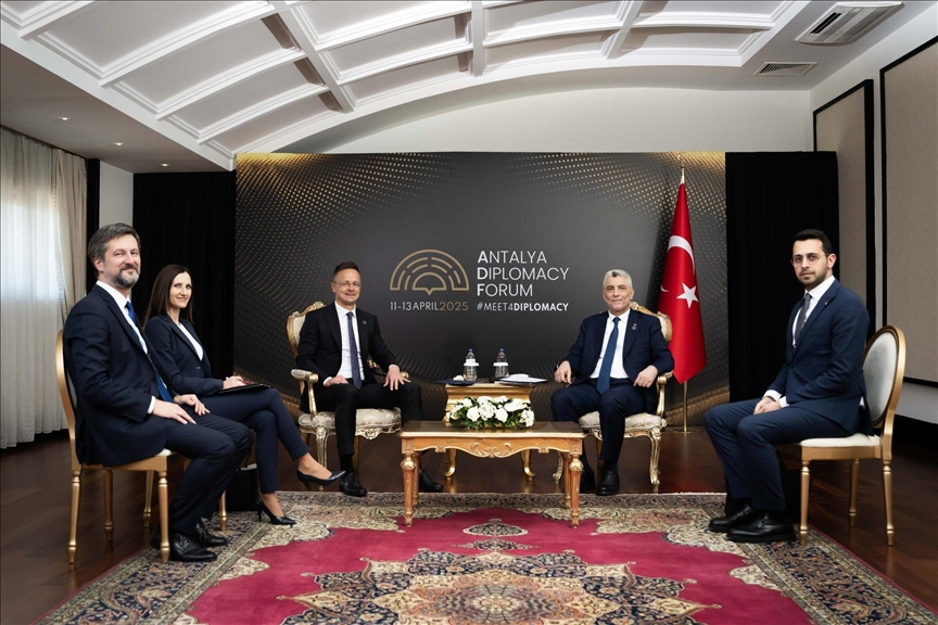 Ticaret Bakanı Bolat, Antalya Diplomasi Forumu kapsamında temaslarda bulundu