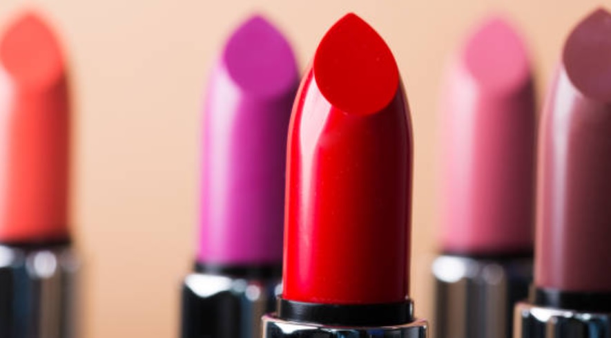 Türk rujları Amerikalı ve Orta Doğulu kadınların dudaklarını renklendirdi