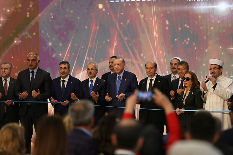 Cumhurbaşkanı Erdoğan: Batı karşısında el pençe divan duranlar bizim dik duruşumuzu anlayamaz