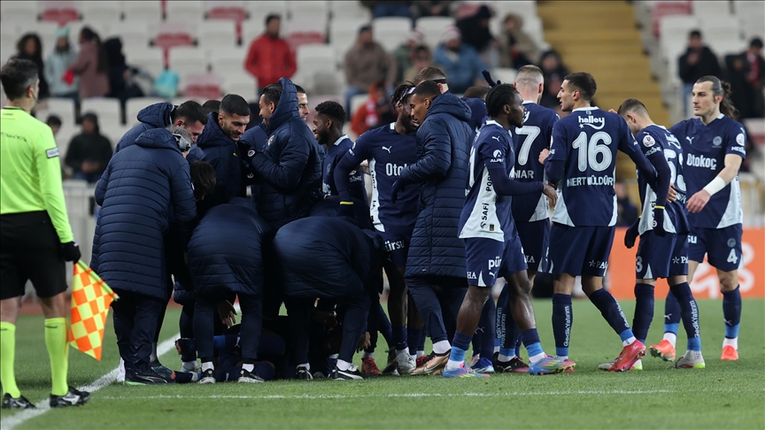 Fenerbahçe, Net Global Sivasspor deplasmanından üç puanla döndü