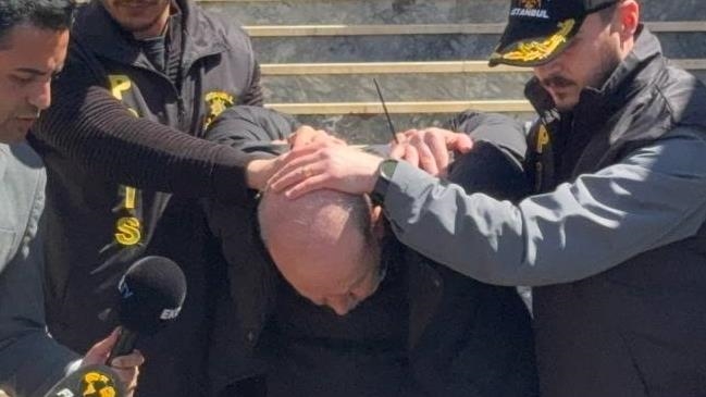 Kadıköy'de bıçaklı saldırıda ölen Minguzzi'nin mezarını tahrip eden zanlı adliyede