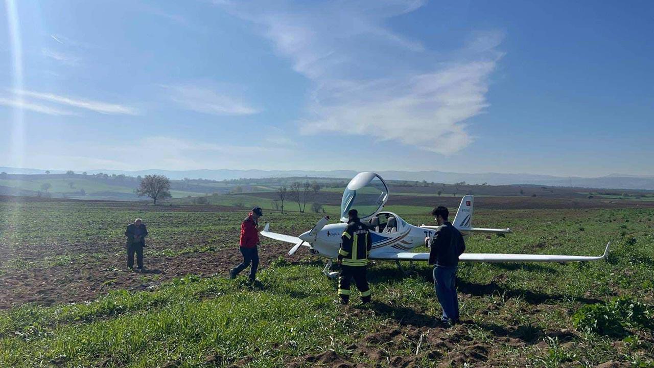 Bursa'da eğitim uçağı tarlaya zorunlu iniş yaptı