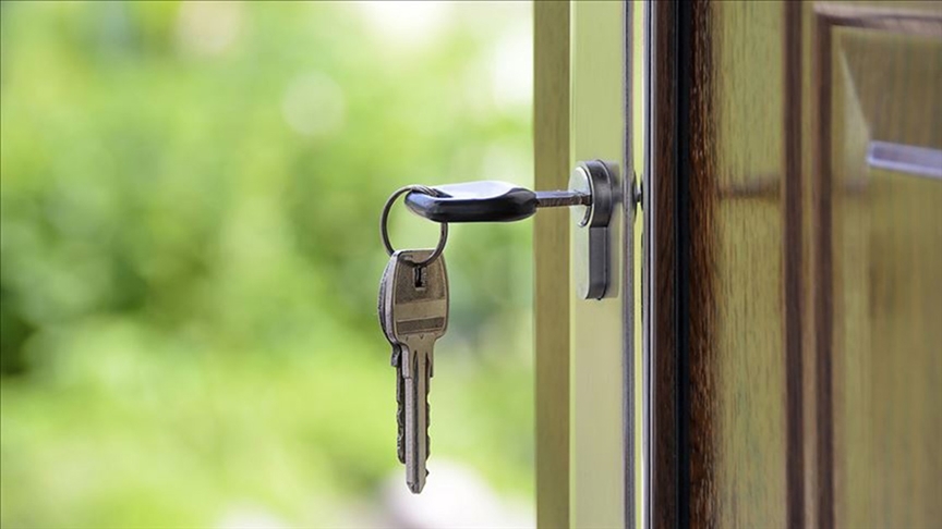 İzmir polisi, yaklaşık 300 kişiyi dolandıran devre mülk şebekesinin yöntemini deşifre etti