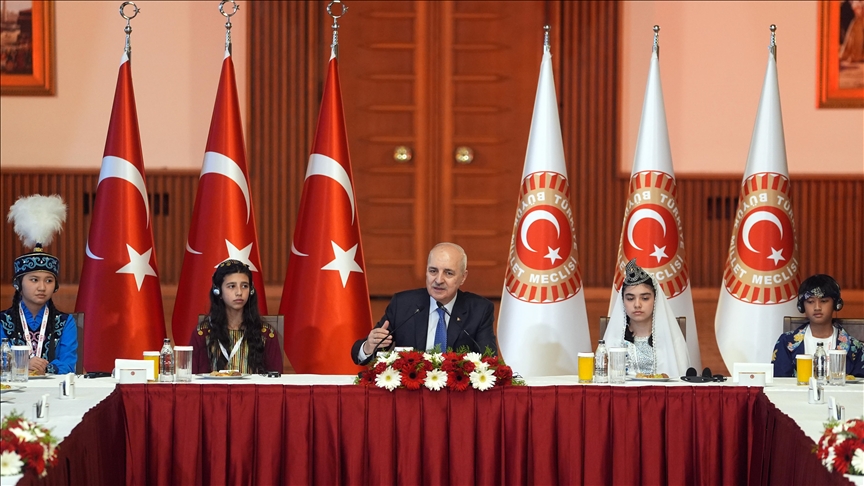 TBMM Başkanı Kurtulmuş, dünya çocuklarını kabul etti