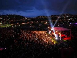 Kocaeli'de Ygs Öncesi Emre Aydın Konseri