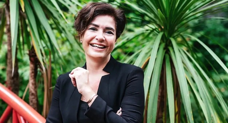 Özlem Gürses'e "devletin askeri teşkilatını alenen aşağılama" suçundan 1 yıl 3 ay hapis cezası