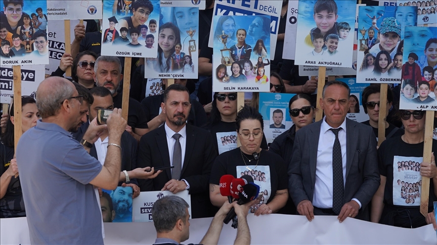 Depremde 72 kişinin hayatını kaybettiği Grand İsias Hotel'e ilişkin 6 kamu görevlisi hakim karşısında