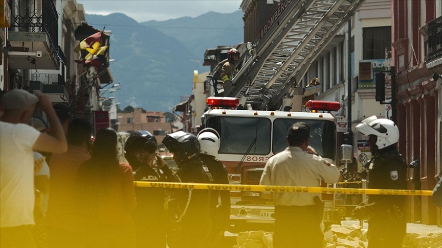 Ekvador'da meydana gelen 6,3 büyüklüğündeki depremde 20 kişi yaralandı