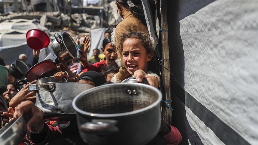 UNRWA Genel Komiseri Lazzarini: Gazze'de çocuklar açlıktan ölüyor