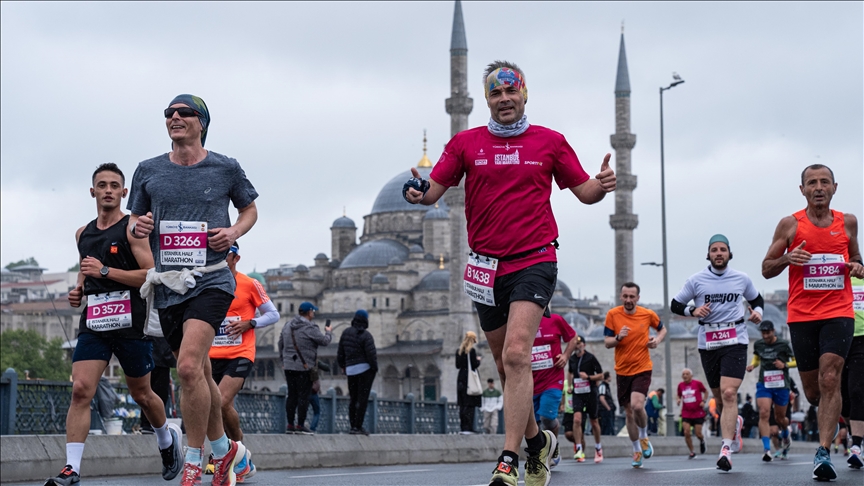 İstanbul'da "yarı maraton" nedeniyle bazı yollar trafiğe kapatılacak!