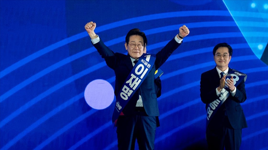 Güney Kore'de Demokrat Parti eski lideri Lee'yi devlet başkanı adayı olarak belirledi