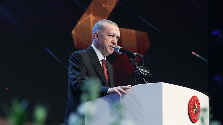 Erdoğan: Türkiye'yi doğal gaz ve petrol arama alanında küresel aktör haline getireceğiz