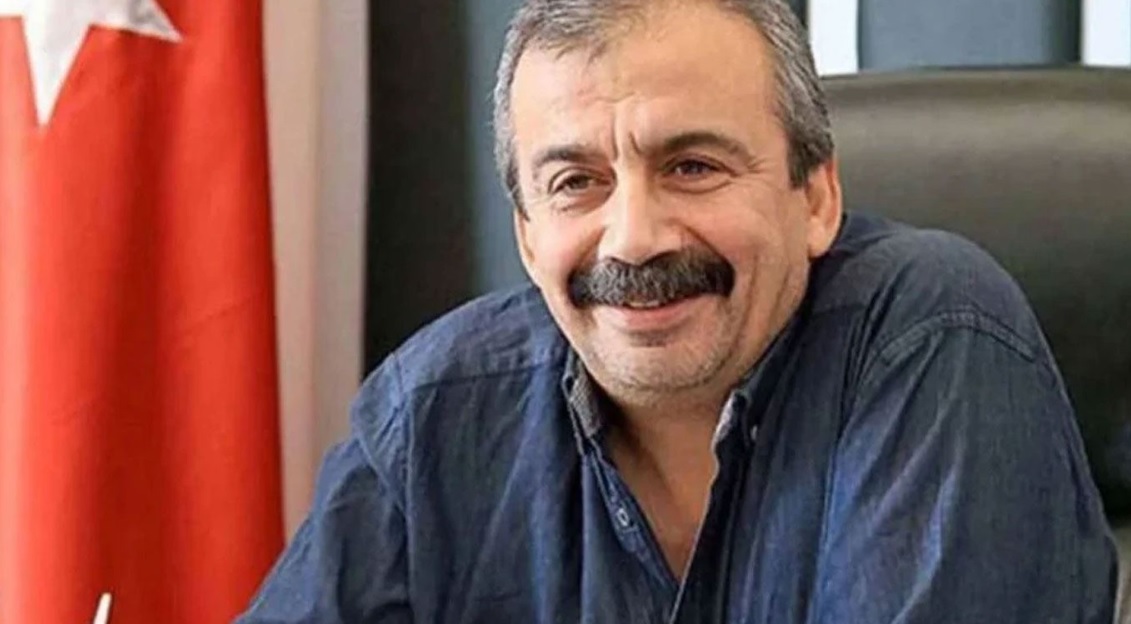 TBMM BAŞKANVEKİLİ SIRRI SÜREYYA ÖNDER HAYATINI KAYBETTİ!