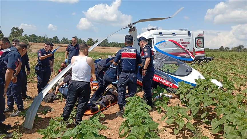 ADANA'DA JANDARMA CAYROKOPTERİ ARAZİYE SERT İNİŞ YAPTI