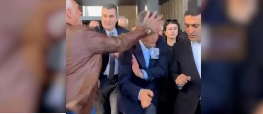 CHP GENEL BAŞKANI ÖZEL'E ÖNDER'İ ANMA TÖRENİNİN ARDINDAN YUMRUKLU SALDIRI