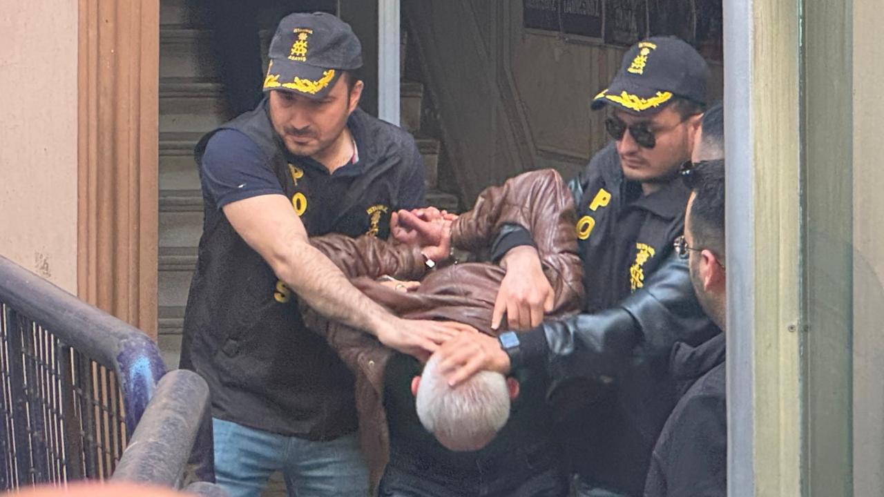 Bakan Yerlikaya, CHP Genel Başkanı Özel'e yönelik yumruklu saldırıyı kınadı