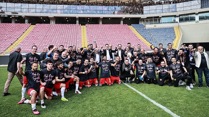 ESKİŞEHİRSPOR 2 YIL SONRA PROFESYONEL LİGE DÖNDÜ