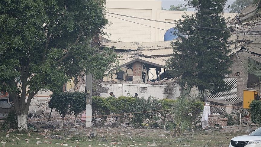 HİNDİSTAN ORDUSU PAKİSTAN'I HEDEF ALDI