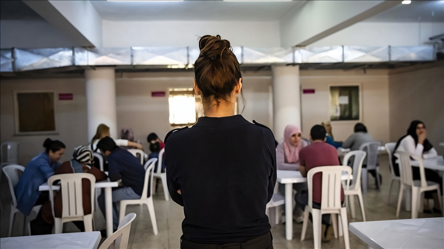Kadın hükümlü ve tutuklulara "Anneler Günü" dolayısıyla açık görüş izni
