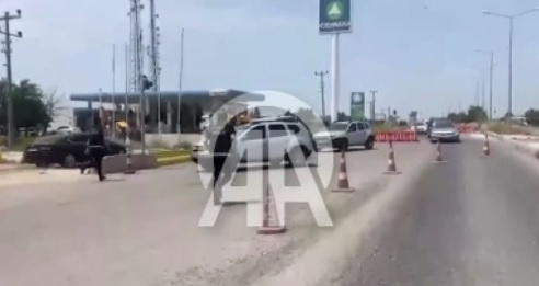 DİYARBAKIR - Cipin yedek yakıt deposundaki gizli bölmede 93 litre sentetik uyuşturucu ele geçirildi