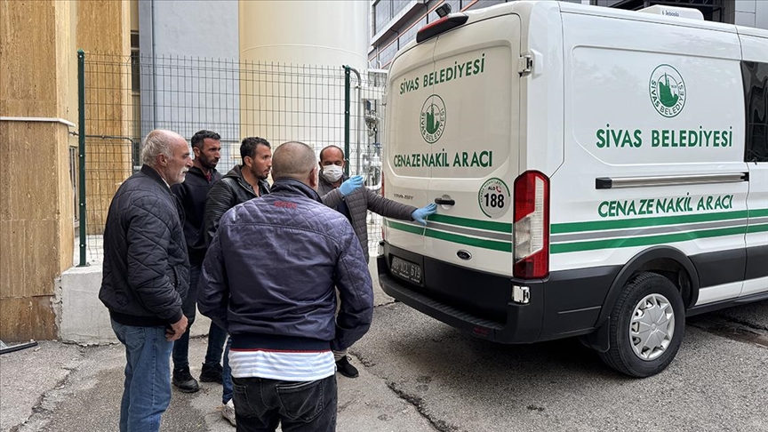 Sivas'ta KKKA hastalığı şüphesiyle tedavi gören kadın hayatını kaybetti