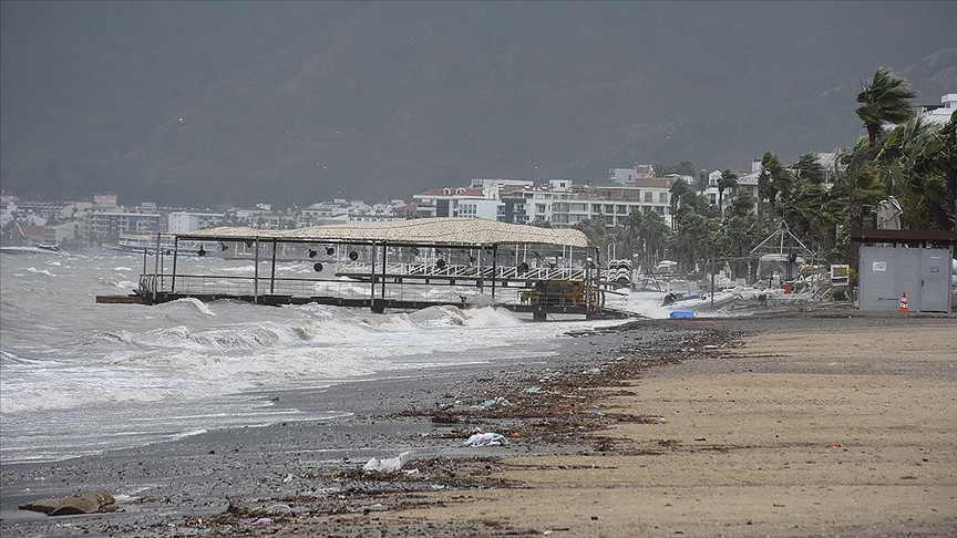 İÇİŞLERİ BAKANLIĞI'NDAN 3 ŞEHRE "TURUNCU", 7 ŞEHRE "SARI" FIRTINA UYARISI