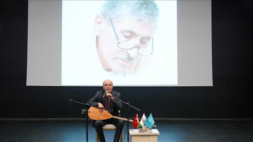 ŞAİR VE YAZAR ABDURRAHİM KARAKOÇ VEFATININ 13. YILINDA ANILDI