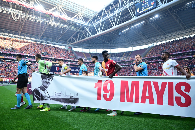 GALATASARAY SÜPER LİG ŞAMPİYONU OLDU