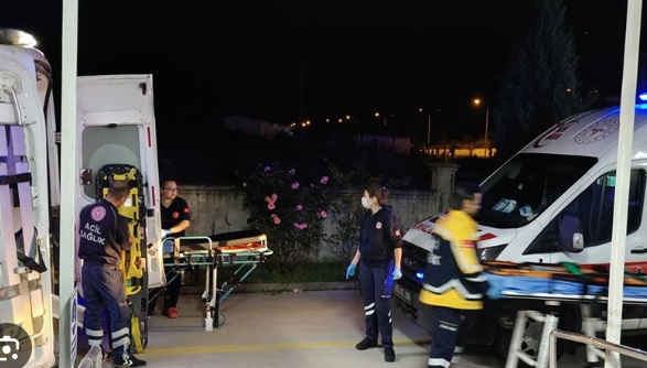 Manisa'da devrilen minibüsteki 1 kişi öldü, 13 kişi yaralandı