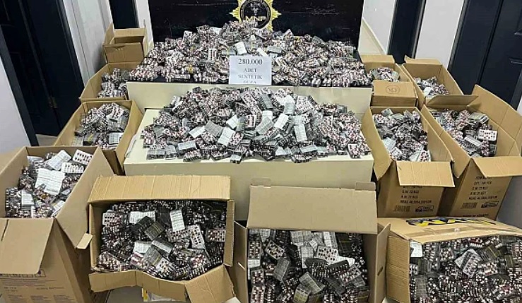 MERSİN'DE DEV OPERASYON: 280 BİN HAP ELE GEÇİRİLDİ!