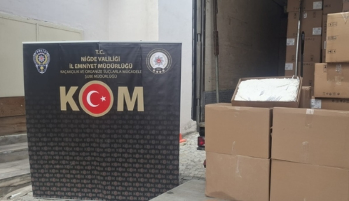 Niğde'de 1 milyon 50 bin dolu makaron ele geçirildi!