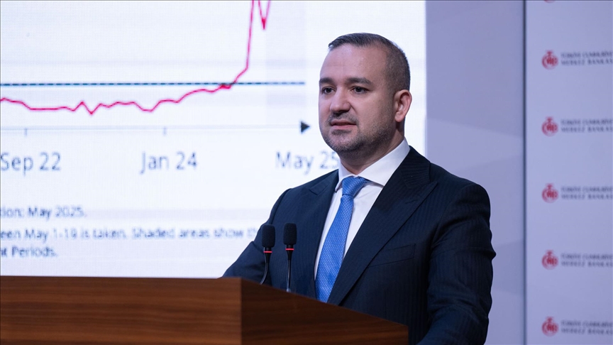 Karahan: Enflasyonun 2025 sonunda yüzde 24 seviyesinde gerçekleşeceğini tahmin ediyoruz