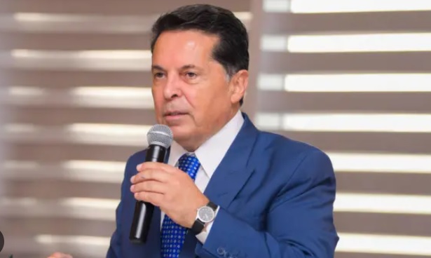 GÖREVDEN UZAKLAŞTIRILAN AHMET ÖZER'İN YARGILANMASINA BAŞLANDI