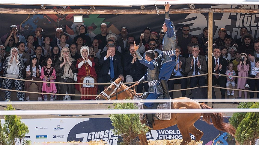 EMİNE ERDOĞAN'DAN 7. ETNOSPOR KÜLTÜR FESTİVALİ'NE İLİŞKİN PAYLAŞIM