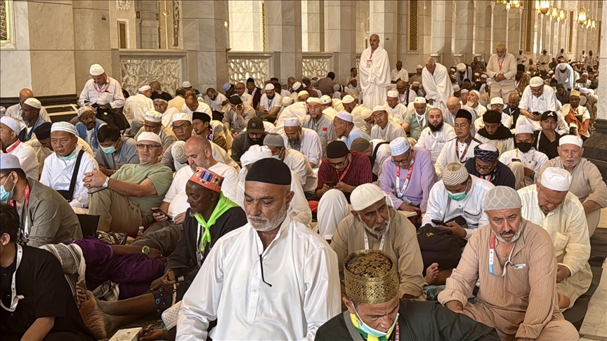 HACI ADAYLARI KURBAN BAYRAMI ÖNCESİ SON CUMA NAMAZINI KABE'DE KILDI