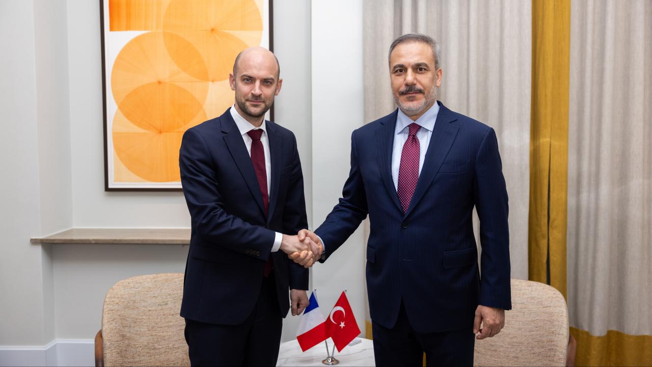 Dışişleri Bakanı Fidan, Fransız mevkidaşı Barrot ile görüştü!