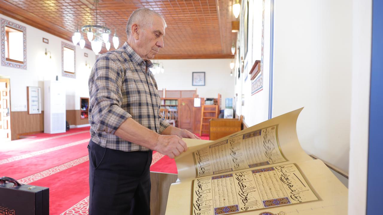Cumhurbaşkanı Erdoğan'ın hediyesi Kur'an-ı Kerim, Preza Kalesi Camii'nde muhafaza ediliyor