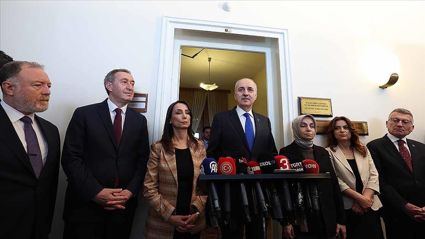 TBMM BAŞKANI KURTULMUŞ, DEM PARTİ TBMM GRUBU'NU ZİYARET ETTİ