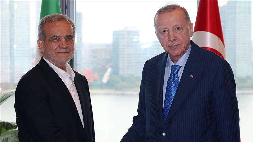 ERDOĞAN, İRAN CUMHURBAŞKANI PEZEŞKİYAN İLE TELEFONDA GÖRÜŞTÜ