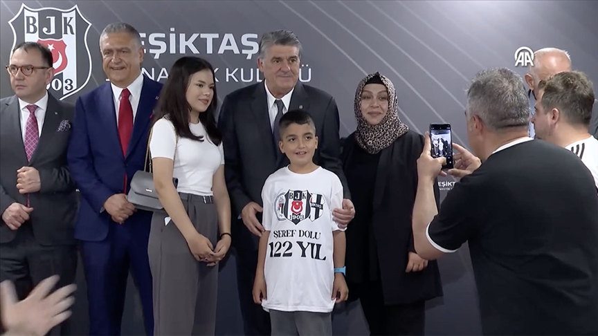 BEŞİKTAŞ'TA BAYRAMLAŞMA TÖRENİ YAPILDI