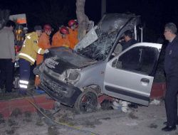 Üniversite Öğrencileri Emanet Otomobille Kaza Yaptı: 1 Kişi Öldü, 2 Kişi Yaralandı
