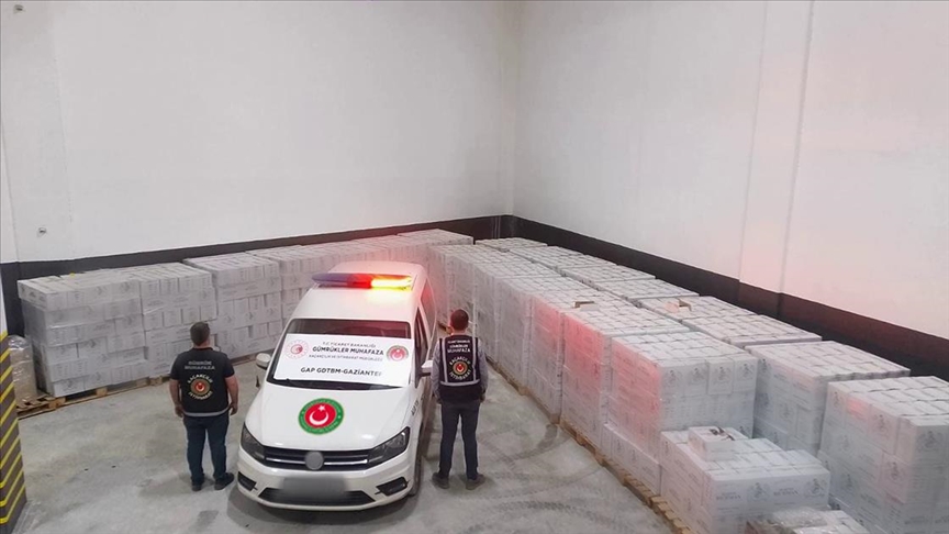 15 MİLYON LİRA DEĞERİNDE 12,5 TON ALKOLLÜ İÇKİ YAKALAMASI