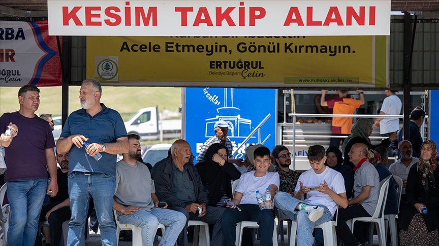 ANKARA'DA KURBAN PAZARI VE KESİMHANELERDE YOĞUNLUK YAŞANIYOR