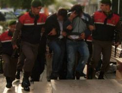 Silah Tehdidiyle Tecavüz Ettikleri Kadınları İple Bağlamışlar