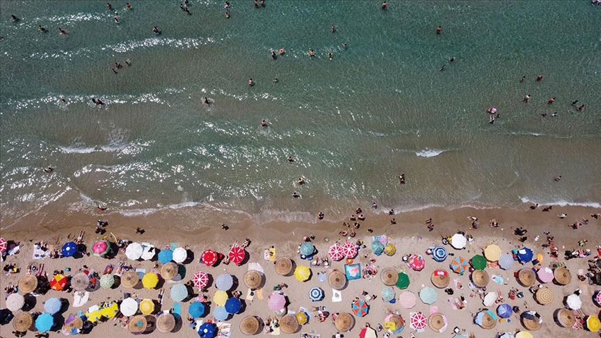 AYDIN'IN TURİSTİK İLÇELERİNDE BAYRAM YOĞUNLUĞU YAŞANIYOR