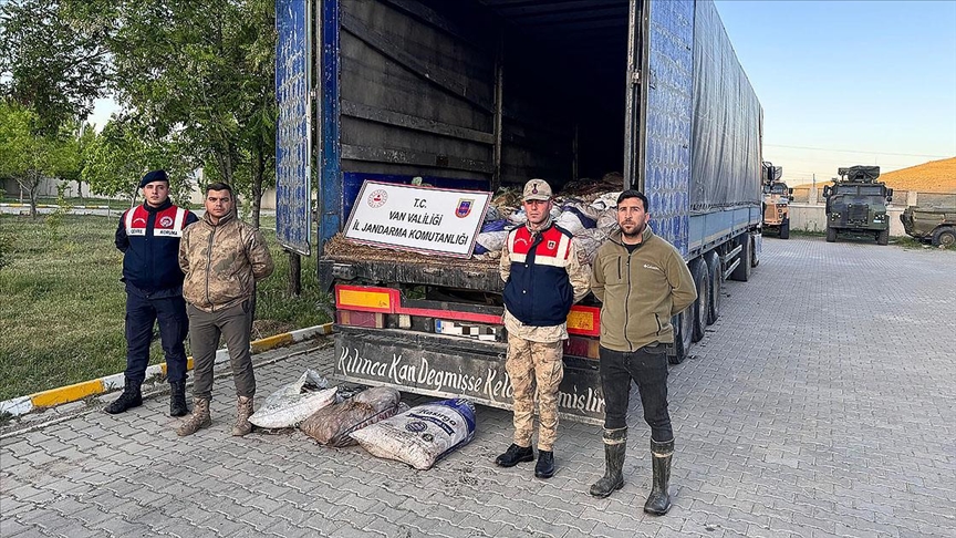 VAN'DA KAÇAK AVLANMIŞ 19 TON 200 KİLO İNCİ KEFALİ ELE GEÇİRİLDİ!